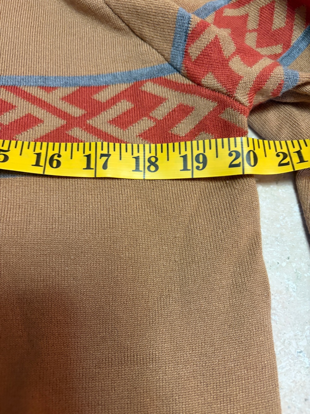 Fendi Tan light Crewneck Sweater with Red Geometric Stripe - Picture 7 of 9